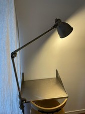 Lampe industrielle articulée