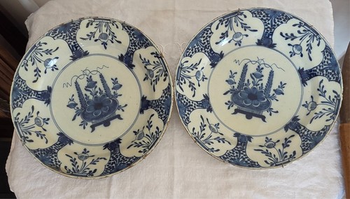 Paire plats faïence de - de,