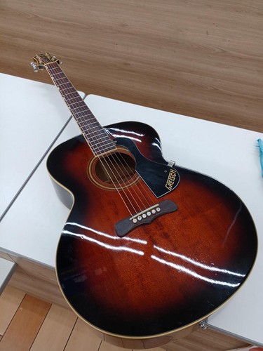 Guitare acoustique électrique
