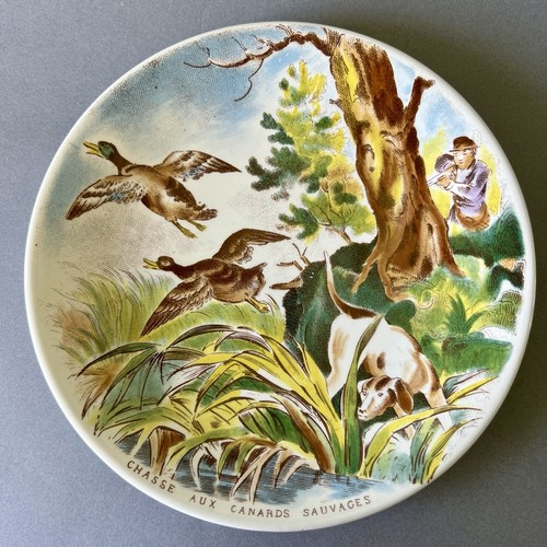 Petite assiette signée - petite,