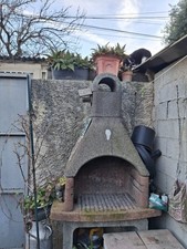 Barbecue beton en bon etat