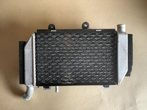 Radiateur droit honda - radiateur, vfr800