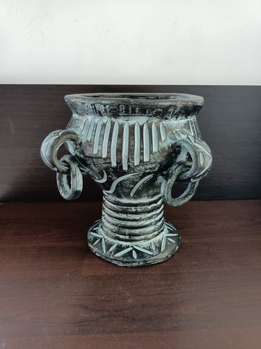 Vase ethnique avec - ethnique, (africain?)