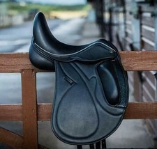 Selle de dressage anglaise
