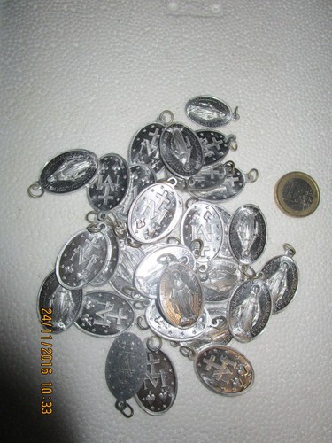 Lot medailles - 30,