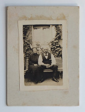 Couple assis banc 1923 - Photo