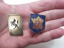 2 INSIGNES MILITAIRES: 2éme