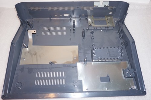 Cache inférieur pour tascam - inférieur,