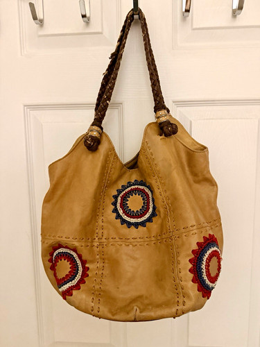 The sak tan leather shoulder - the,