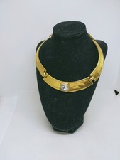 collier ras de cou la tribu rigaux métal doré et brillant