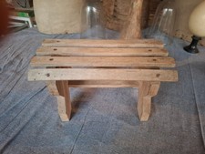 petit tabouret repose pied en