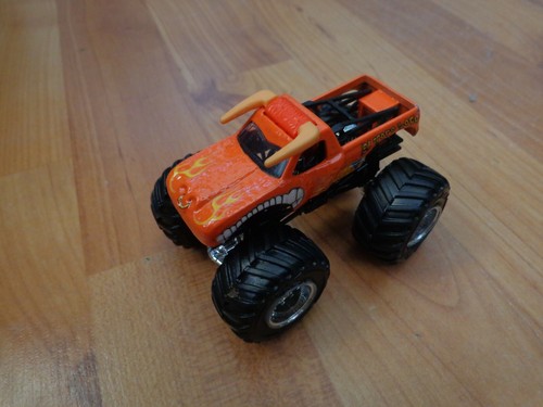 Hot wheels monster jam - jam, 1/64
