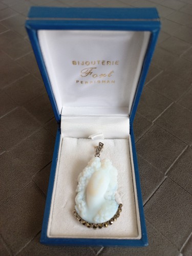Pendentif camée verre - camée,
