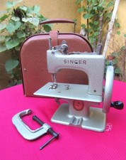 SINGER Kids Sewing Machine - Works - With Bag - Vintage