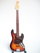 Guitare basse miniature Fender Jazz bass John Paul Jones de Led Zeppelin
