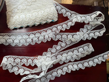 DENTELLE ANCIENNE aux fuseaux