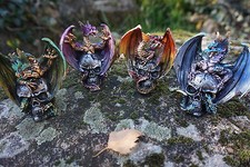 DRG307   4  FIGURINE STATUETTE