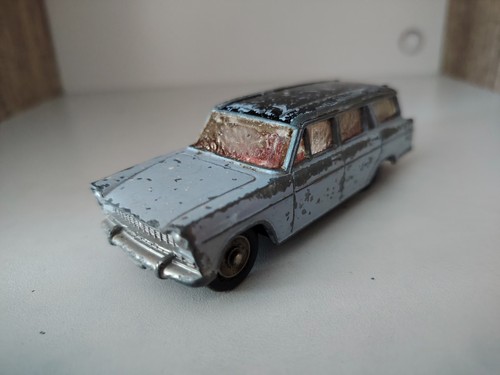 Dinky toys fiat 1800 familiale - dinky,