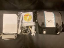 Nintendo Wii (RVL-001) complete w/ controller, cables, sensor, game, carry bag