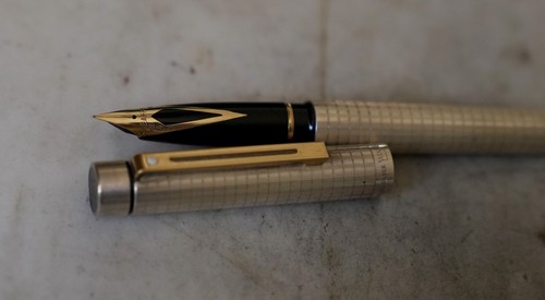 Stylo plume sheaffer - plume, targa