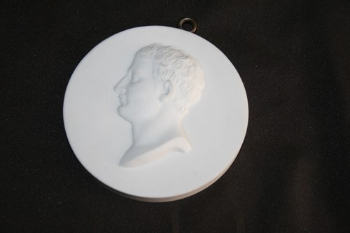 Médaillon porcelaine de - médaillon, en