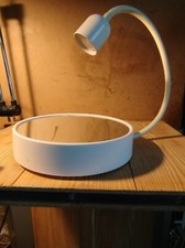 miroir grossissant éclairé