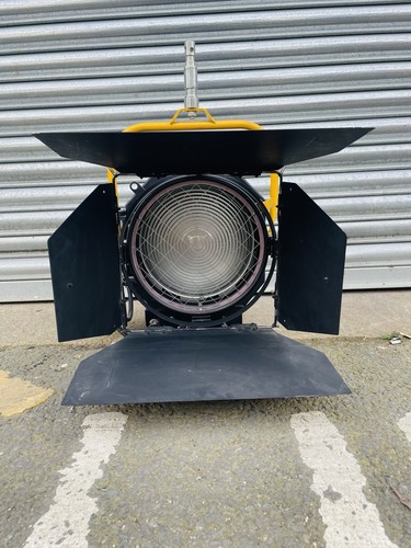 Desisti leonardo 2kw fresnel - leonardo,