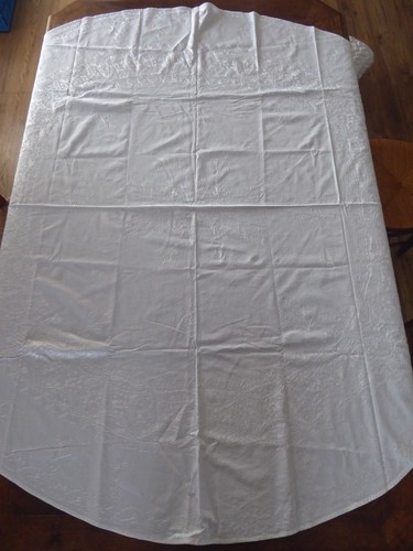 Grande nappe brodée - grande,