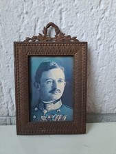 Très Beau, Très Vieux Cadre