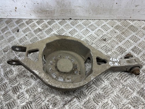 Nissan 350z 2004 triangle - nissan, bras
