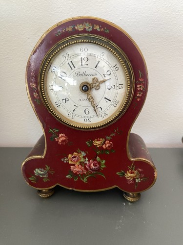 Magnifique pendulette table - magnifique,