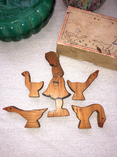 Jouet ancien bois fille