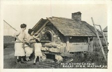 C1940s Matane Canada Bread Oven four a Cuire Le Pain family Postcard 25-7599