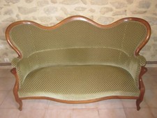 Canapé en noyer d'époque