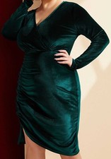 Robe fendue en velours à