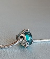 Charm poinçonné boule verre