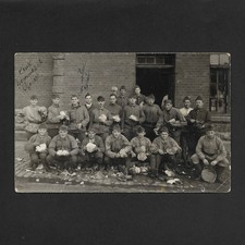 MIlitaires choux insolite