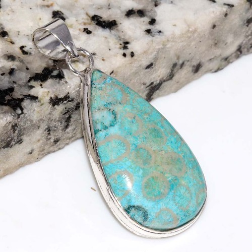 Pendentif corail fossile bleu - corail,