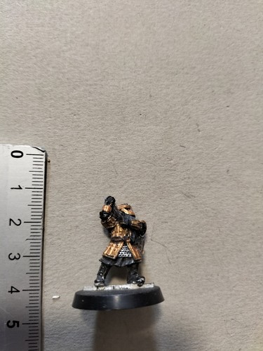 Figurine metal nain casse lotr - casse,