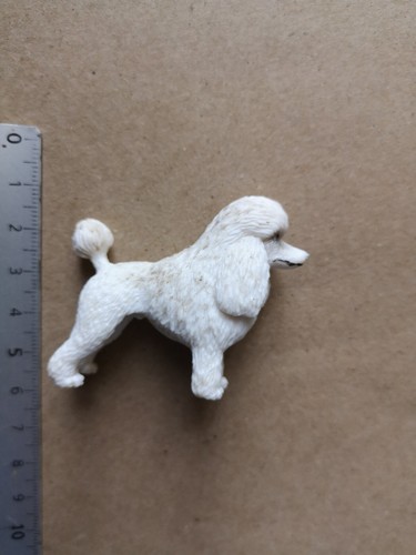Chien caniche figurine - ,