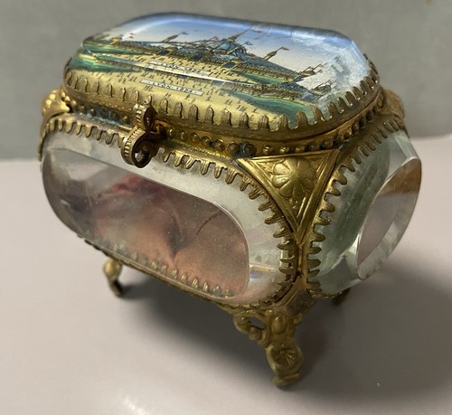 Ancienne petite boîte - ancienne,