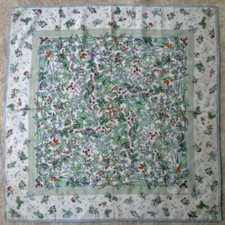 GUCCI  Foulard  soie  en TBEG