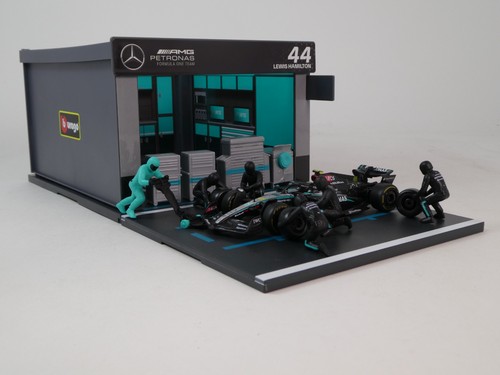 Burago pit pass mercedes amg - pass,