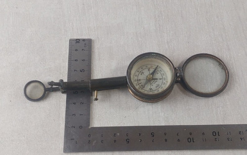 Ancienne boussole loupe - ancienne, /