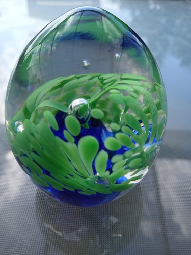 Presse papiers verre - verre, bleu