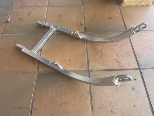 Berceau moteur suzuki rgv - berceau,