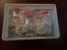 61 cages pour bolas et 17 chaines avec bille sonore