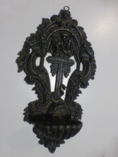 très Ancien bénitier en fer