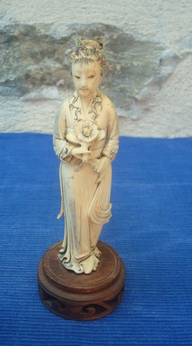 Jolie figurine femme - jolie,