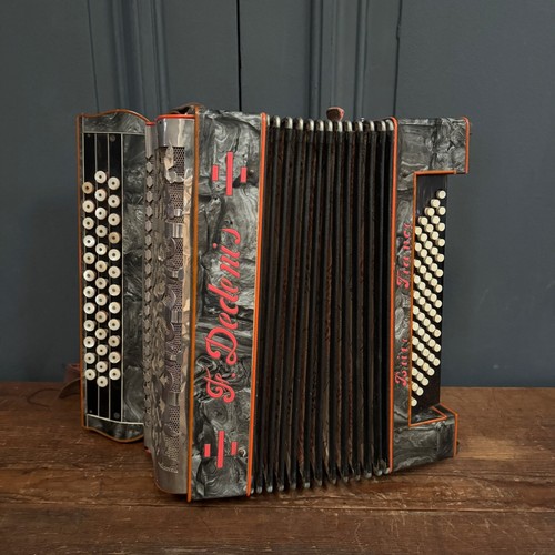 Accordéon dedenis avec - accordéon, f.